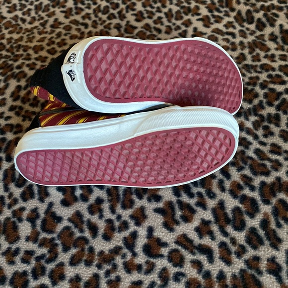 VANS SK8-HI Harry Potter Gryffindor, Mens- 4/ Womens 5.5 - Picture 4 of 4